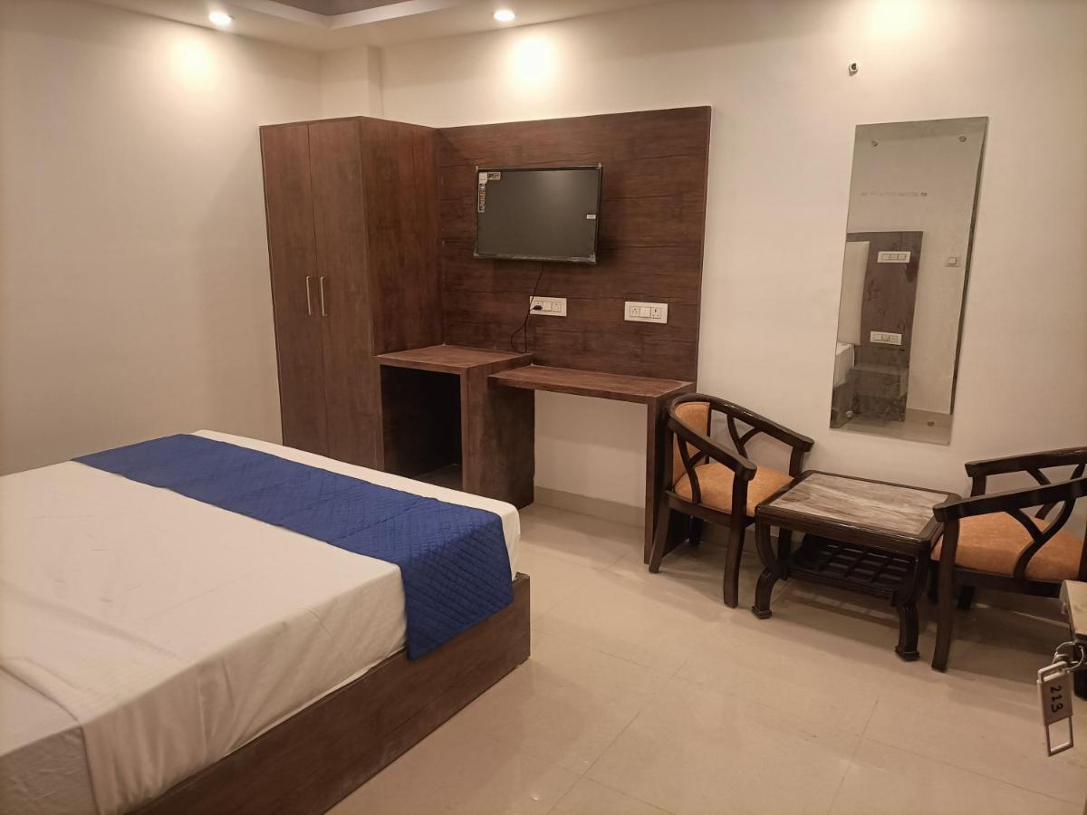 Hotel Tej Plaza ,A Family Hotel Near Igi Airport Delhi 新德里 外观 照片