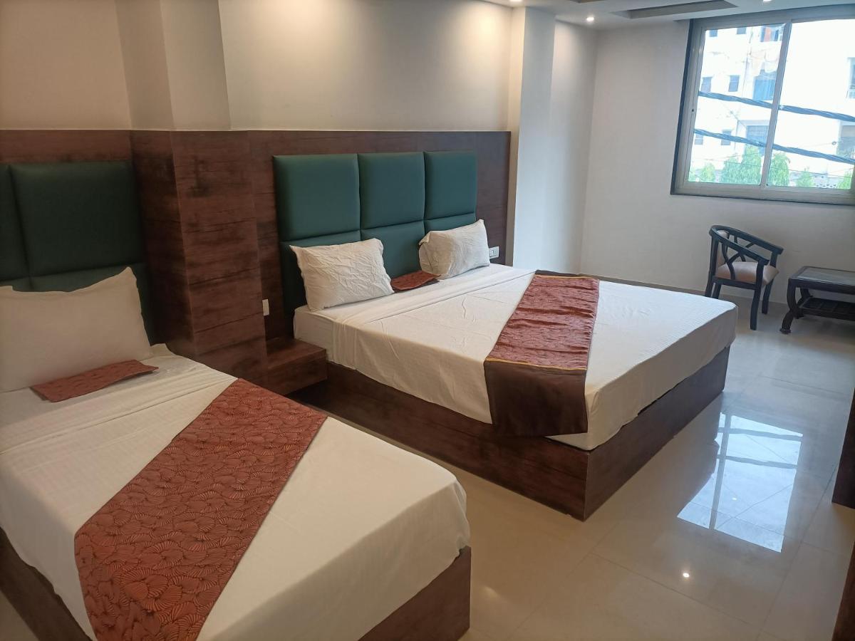 Hotel Tej Plaza ,A Family Hotel Near Igi Airport Delhi 新德里 外观 照片