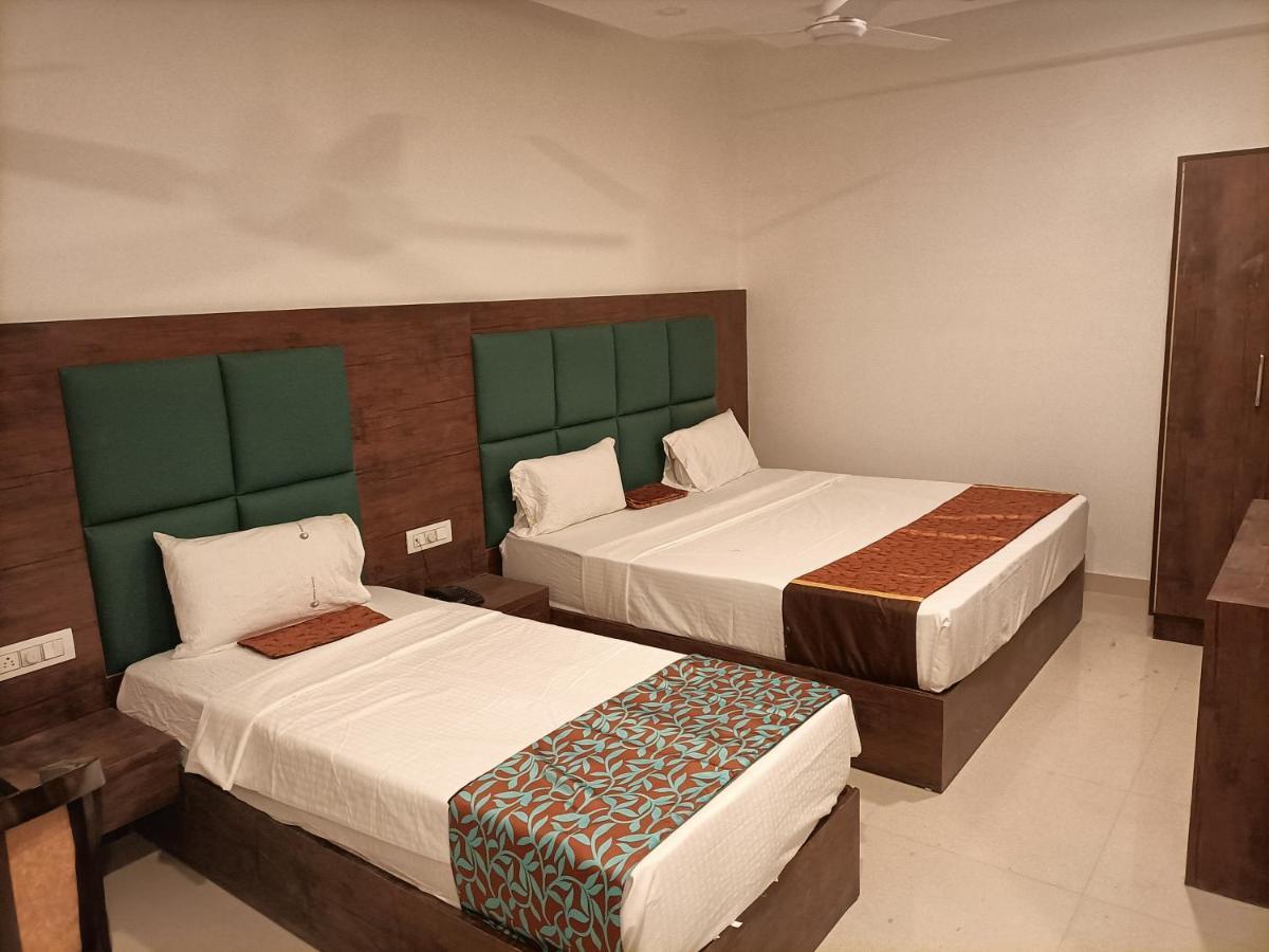 Hotel Tej Plaza ,A Family Hotel Near Igi Airport Delhi 新德里 外观 照片