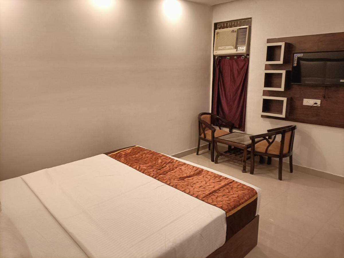 Hotel Tej Plaza ,A Family Hotel Near Igi Airport Delhi 新德里 外观 照片