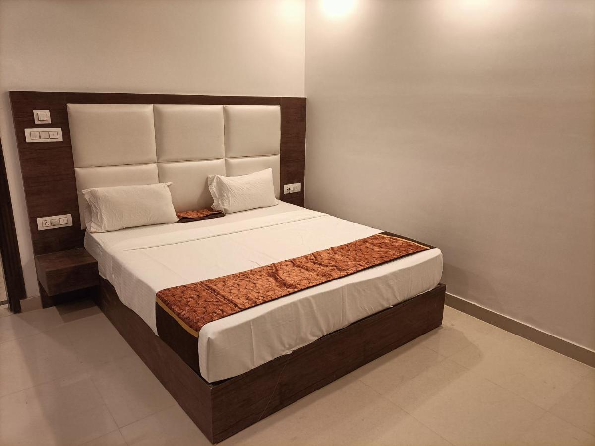 Hotel Tej Plaza ,A Family Hotel Near Igi Airport Delhi 新德里 外观 照片