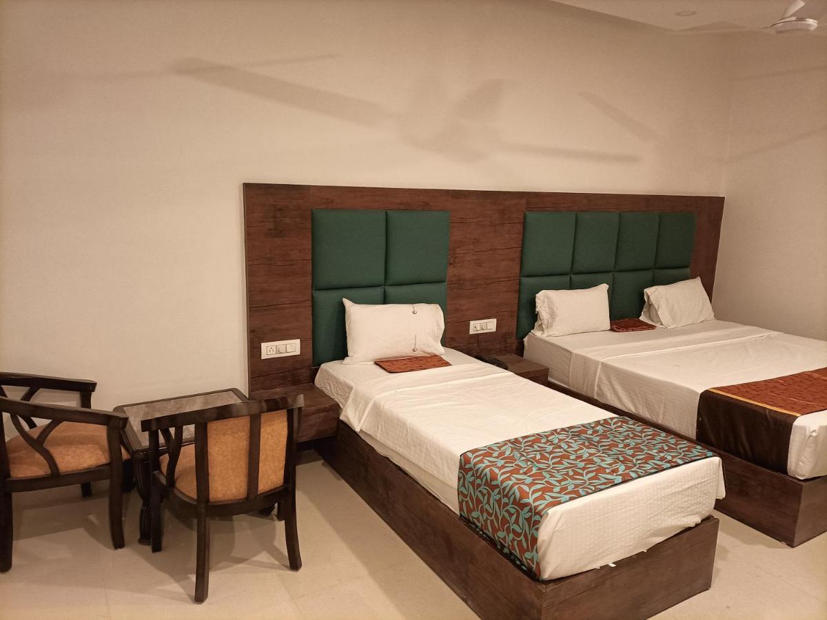 Hotel Tej Plaza ,A Family Hotel Near Igi Airport Delhi 新德里 外观 照片