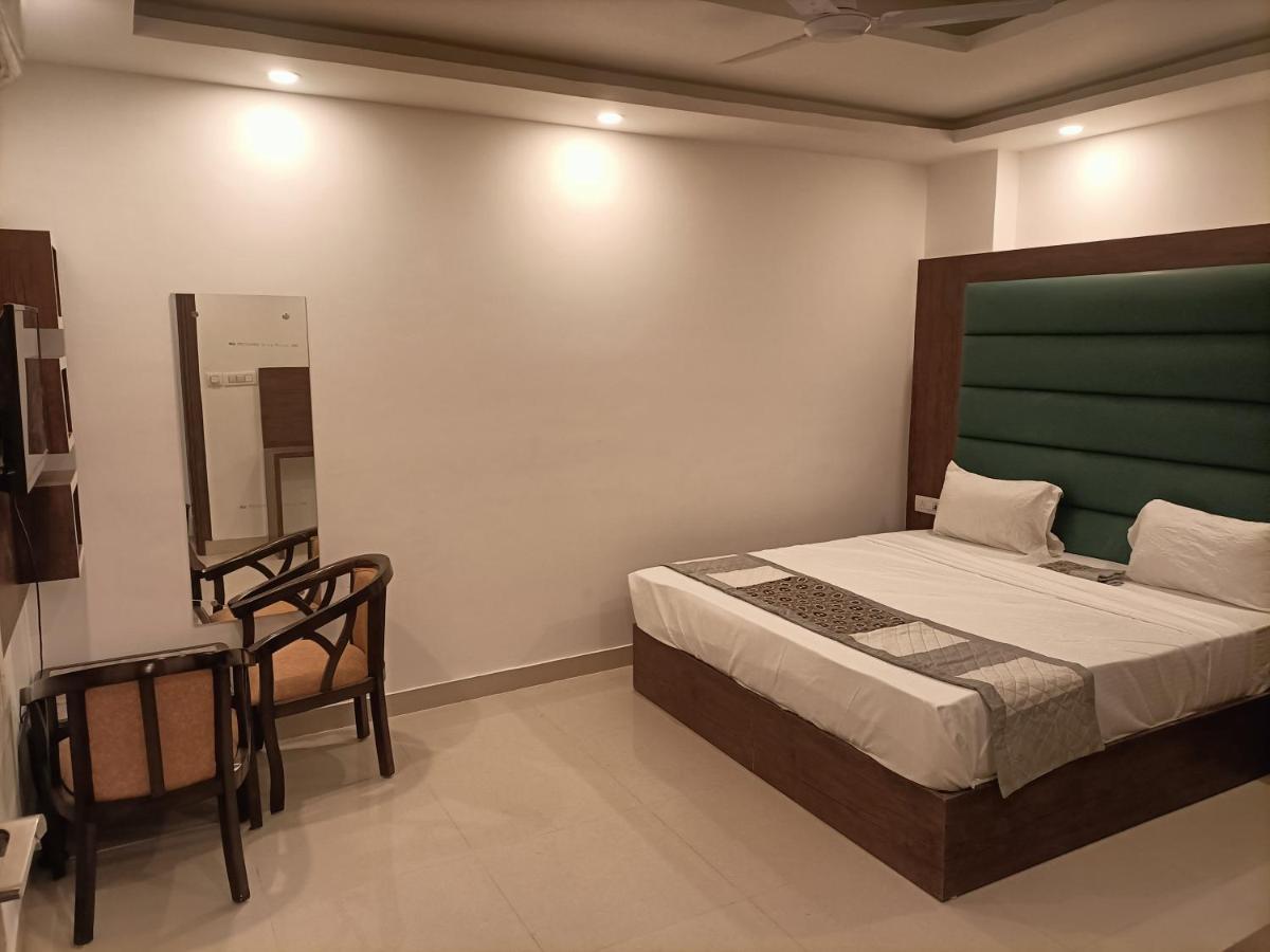 Hotel Tej Plaza ,A Family Hotel Near Igi Airport Delhi 新德里 外观 照片